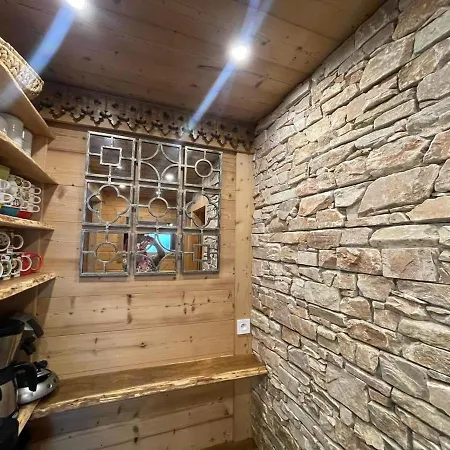 Le Coin De Paradis Nathalie Mn La Rouge *