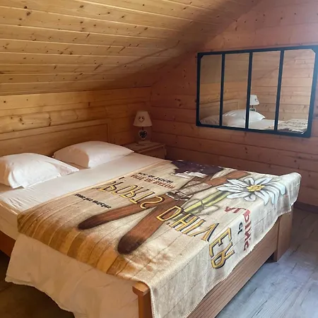Le Coin De Paradis Nathalie Mn La Rouge Alpehytte *
